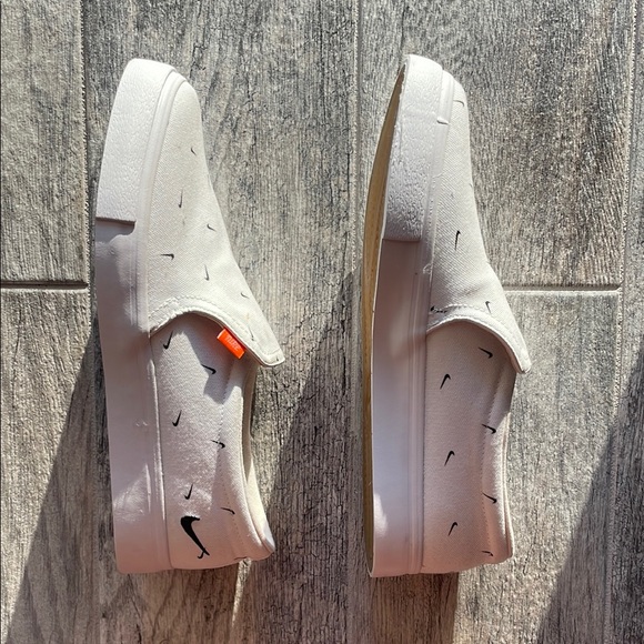 Nike White Slip-On Shoes with Black Accents - Picture 2 of 4